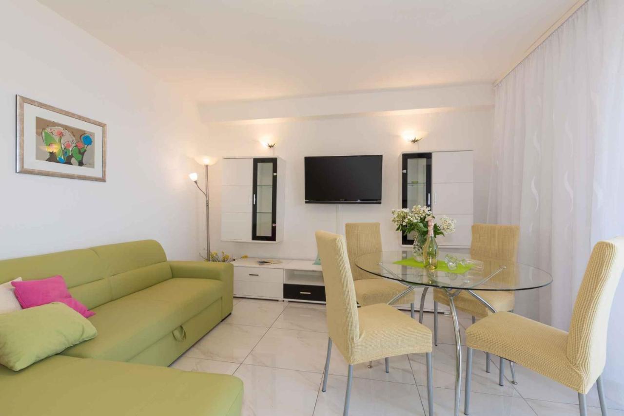 Apartments In Ravni/Istrien 30383 Bagian luar foto