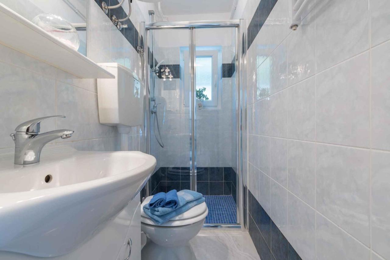 Apartments In Ravni/Istrien 30383 Bagian luar foto