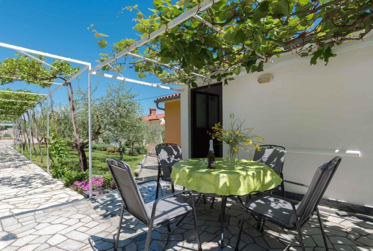 Apartments In Ravni/Istrien 30383 Bagian luar foto