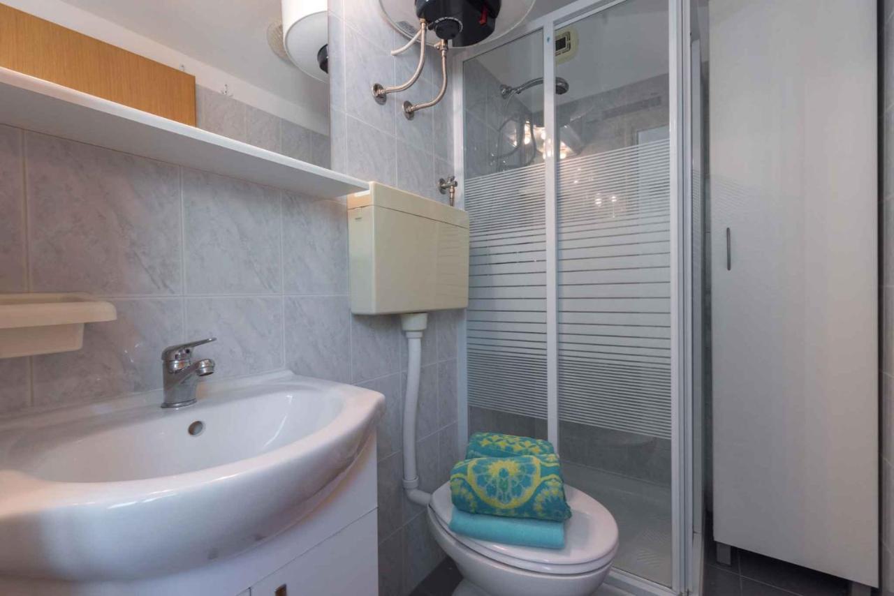 Apartments In Ravni/Istrien 30383 Bagian luar foto