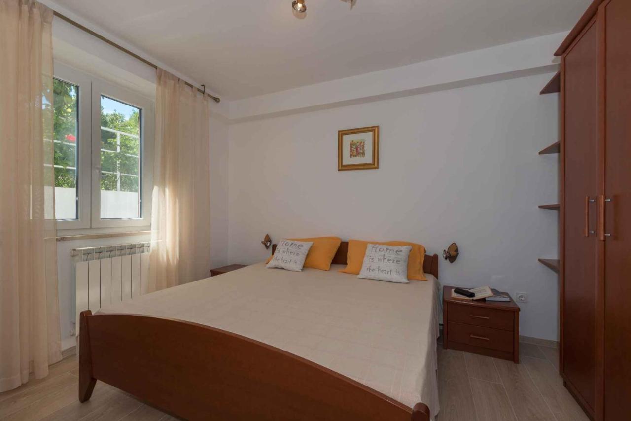 Apartments In Ravni/Istrien 30383 Bagian luar foto